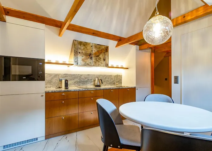 Mr 3 Apartments