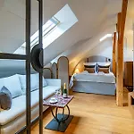 Mr 3 Apartments